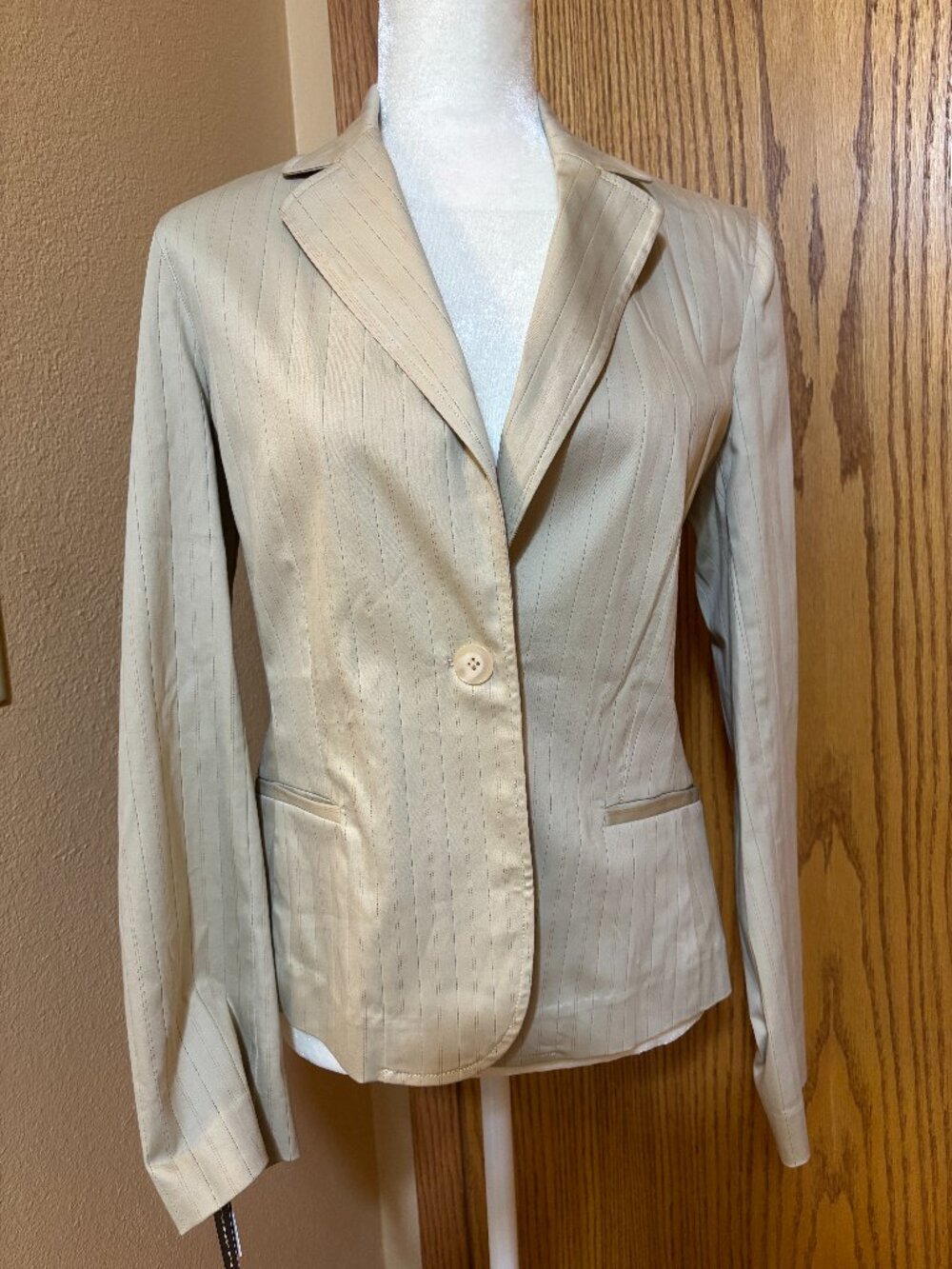 Rafaella NWT ladies size 10, blazer-Color is Taupe, cost was 80.00
